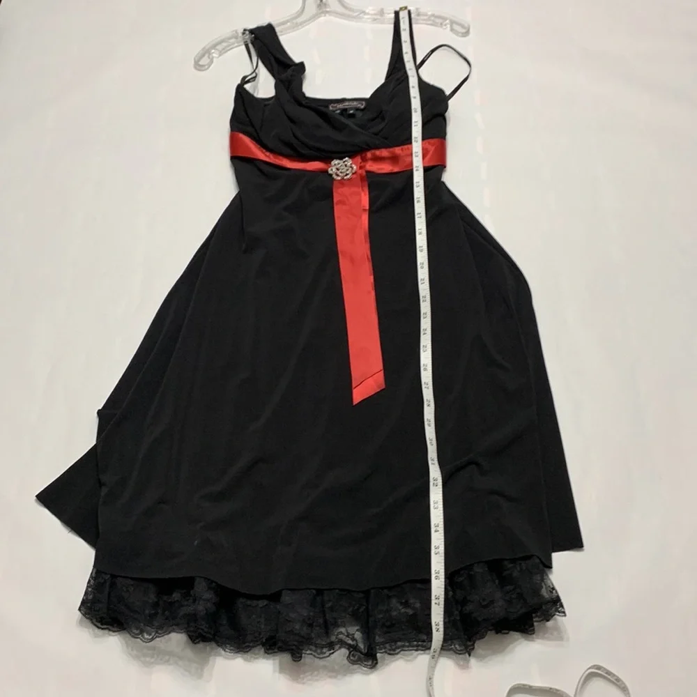 My Michelle dress. Size medium - Picture 7 of 8